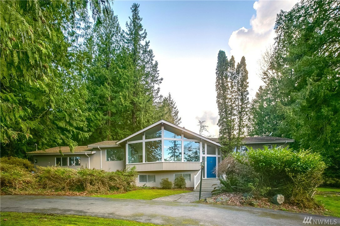 Property Photo:  1029 Coronado Ave  WA 98229 