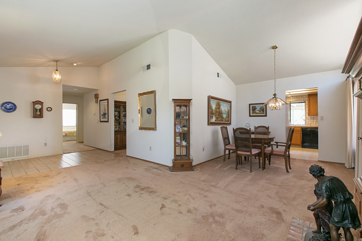 Property Photo: 621 Shanas CA 92024