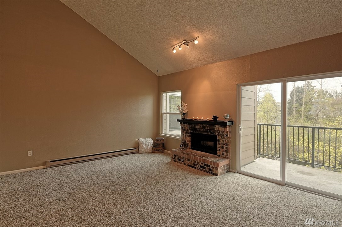 Property Photo: 820 Cady Rd J 303 WA 98203