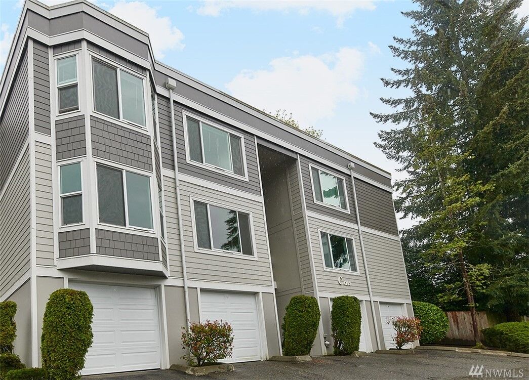 Property Photo:  4208 Factoria Blvd SE C9  WA 98006 