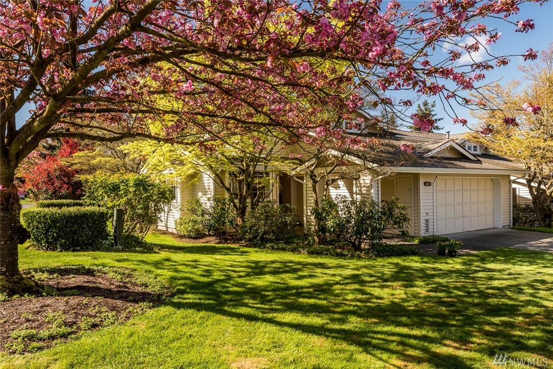 Property Photo: 6617 113th Place SE WA 98006