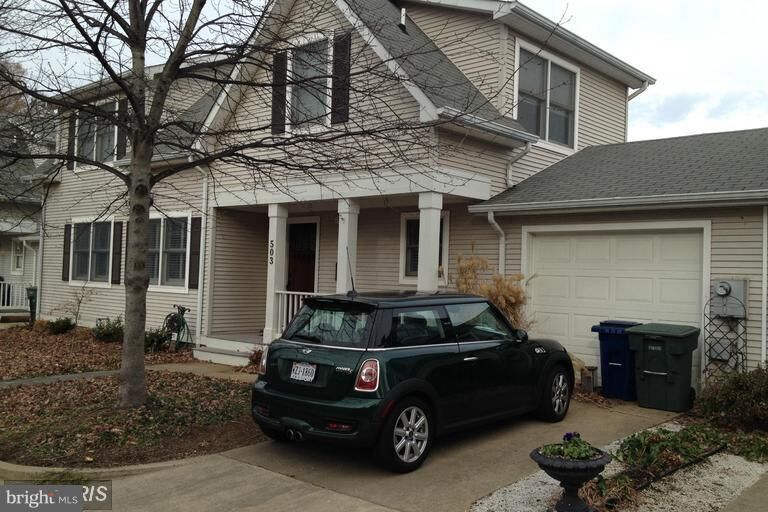 Property Photo: 503 Mount Vernon Avenue VA 22301
