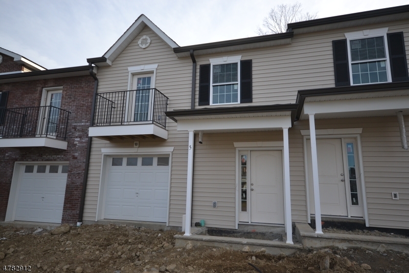 Property Photo: 15 Gregg Ct NJ 07860