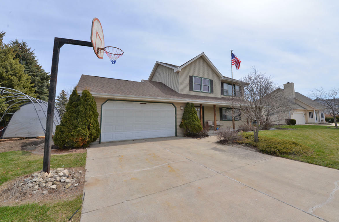 Property Photo:  5905 Winstar Ln  WI 53402 