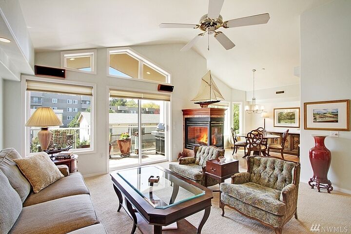 Property Photo:  404 3rd Ave S A-306  WA 98020 