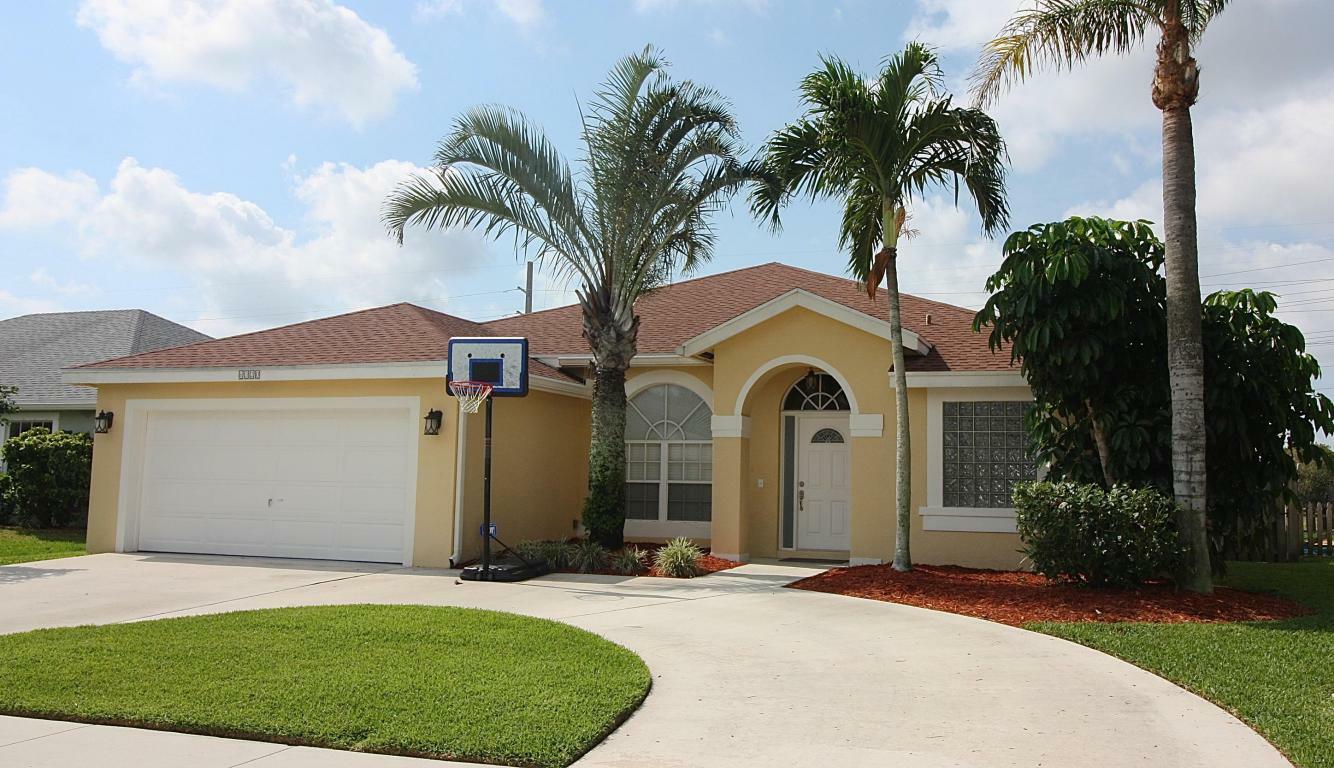 Property Photo:  6320 Terra Rosa Circle  FL 33472 