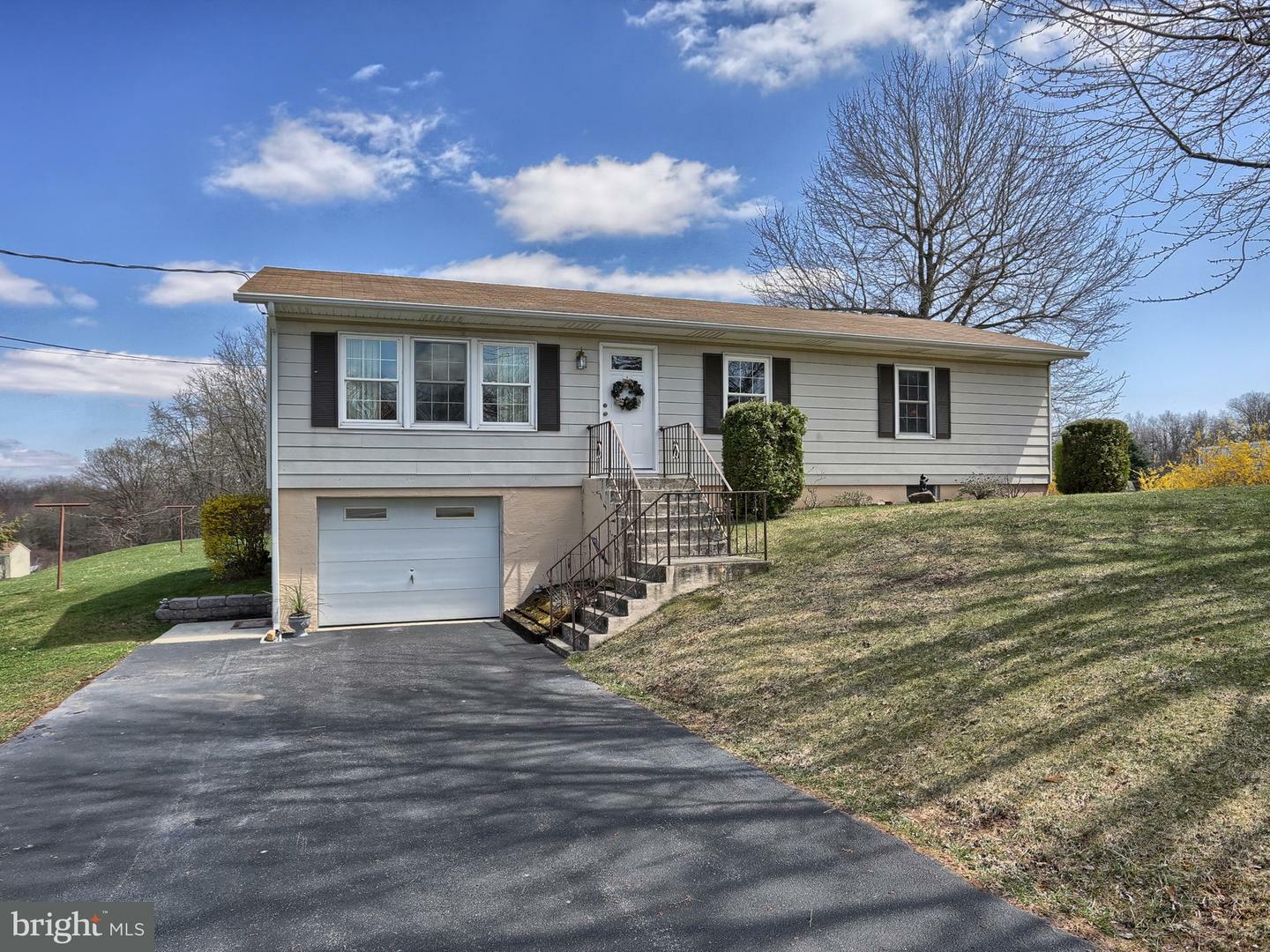 3339 Old Hershey Road  Elizabethtown PA 17022 photo
