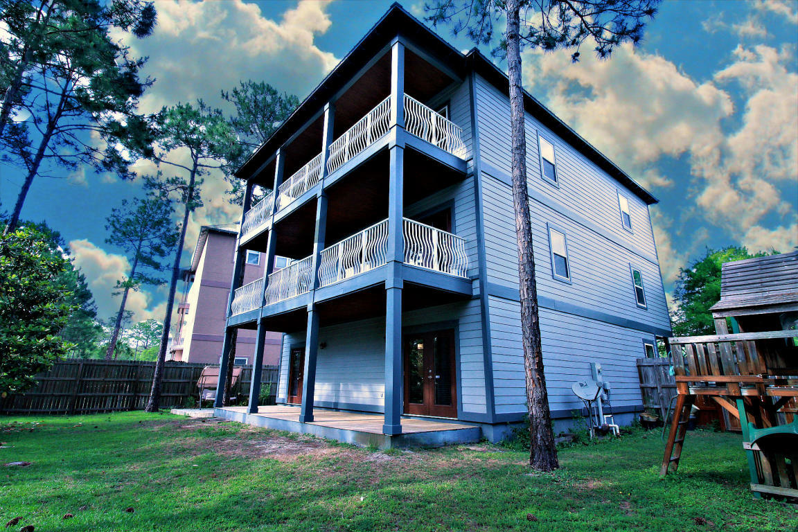 Property Photo: 33 Cherry Laurel Drive FL 32459