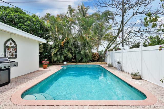 Property Photo: 2124 NE 62nd St FL 33308