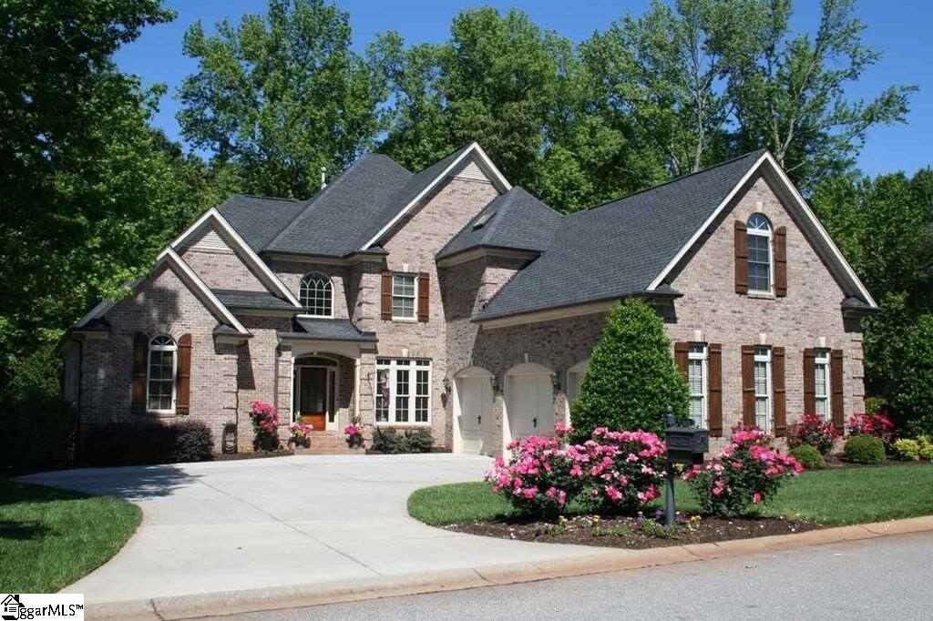 Property Photo: 605 Foxcroft Road SC 29615