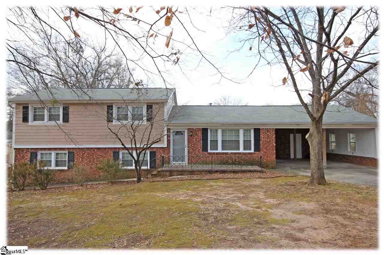 Property Photo: 904 Richbourg Road SC 29615