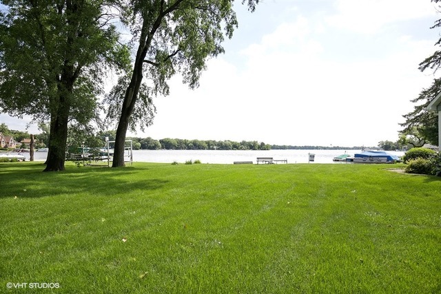 Property Photo:  225 Edgewater Drive  IL 60014 