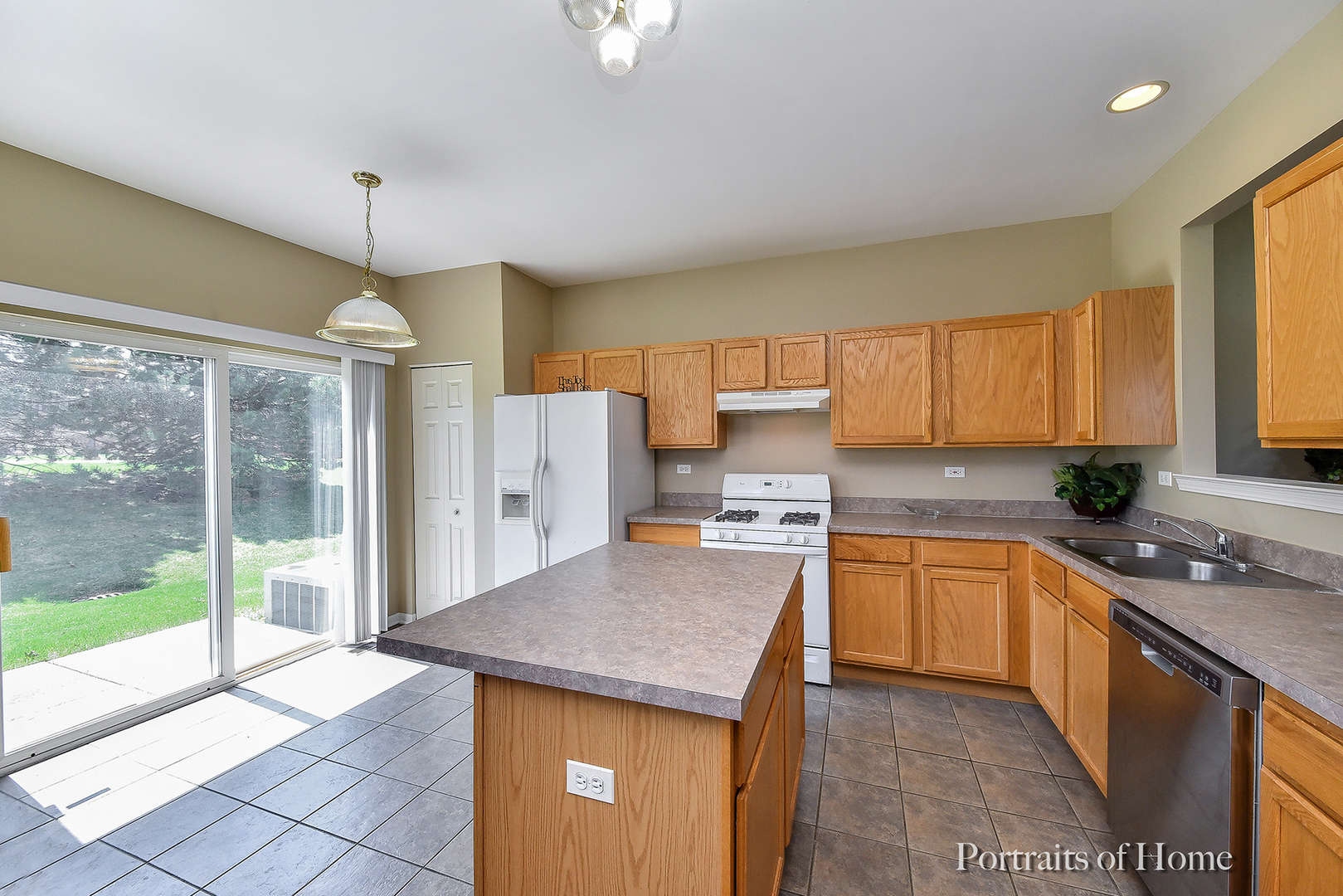 Property Photo:  2527 Looking Glass Court  IL 60502 