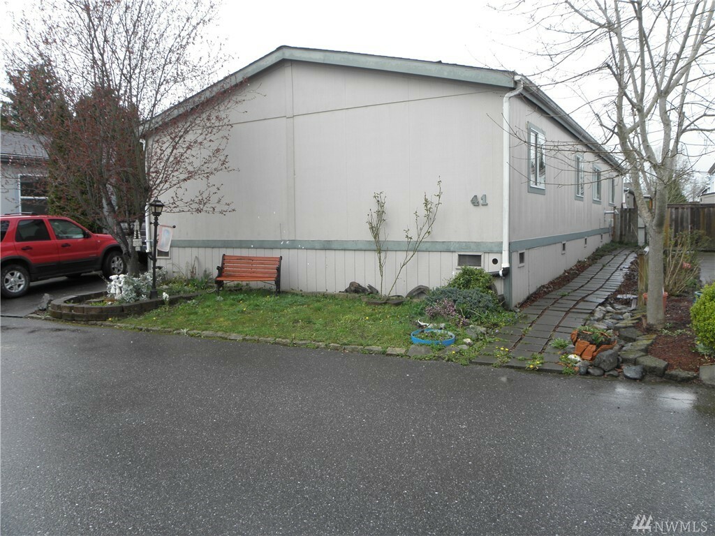 Property Photo: 5711 100th St NE 41 WA 98270