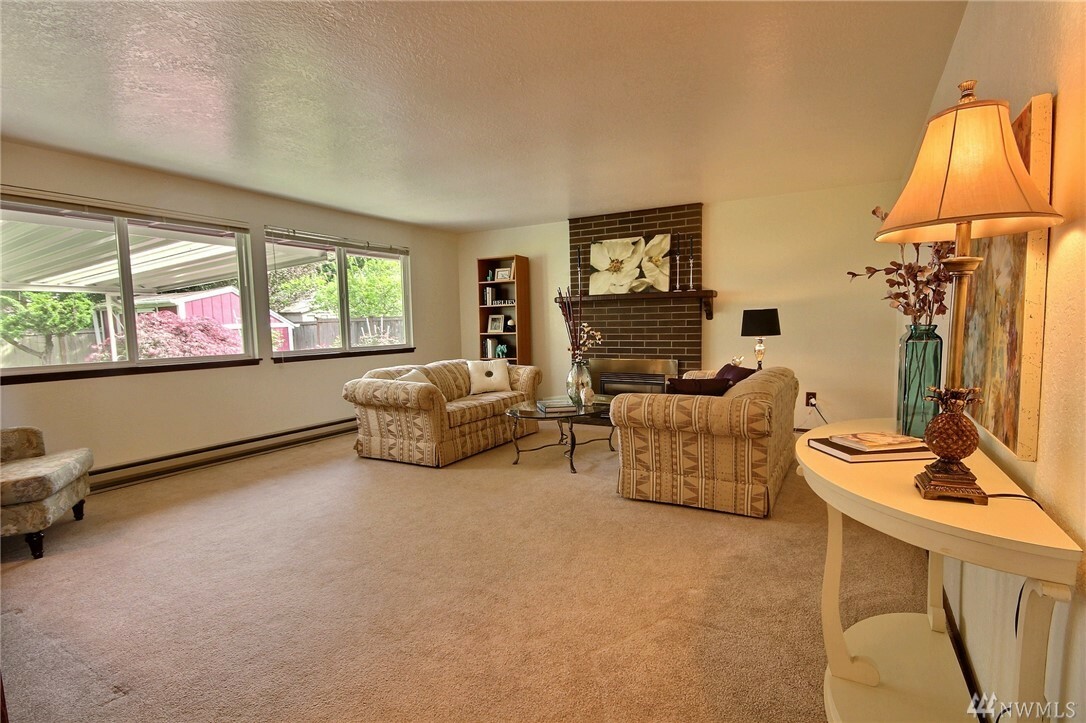 Property Photo:  8726 NE 139th St  WA 98034 