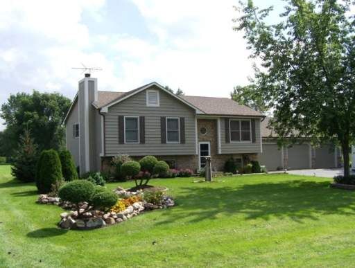 Property Photo:  8 Blackhawk  IL 60047 