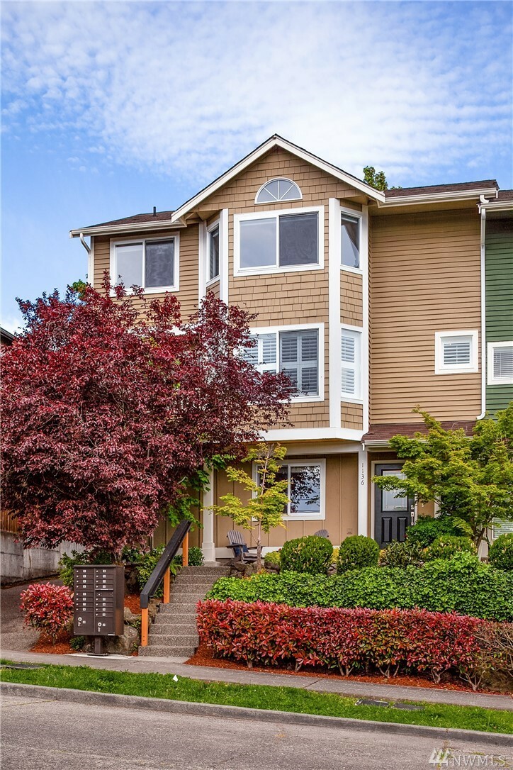 Property Photo:  1136 Yakima Ave S  WA 98144 