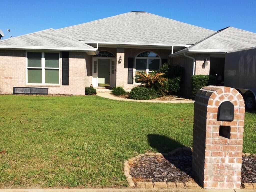 Property Photo:  2295 Heritage Circle  FL 32566 