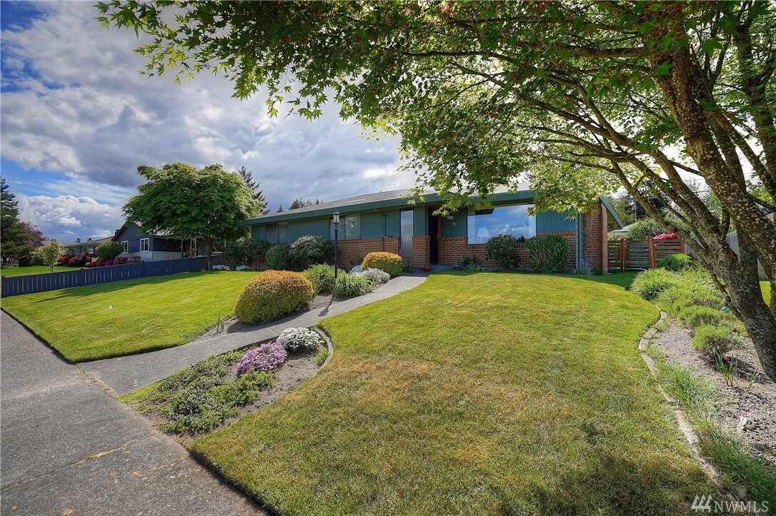 Property Photo: 1420 N Woodlawn WA 98406