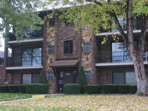 Property Photo: 12745 S Carriage Ln. 1S IL 60445