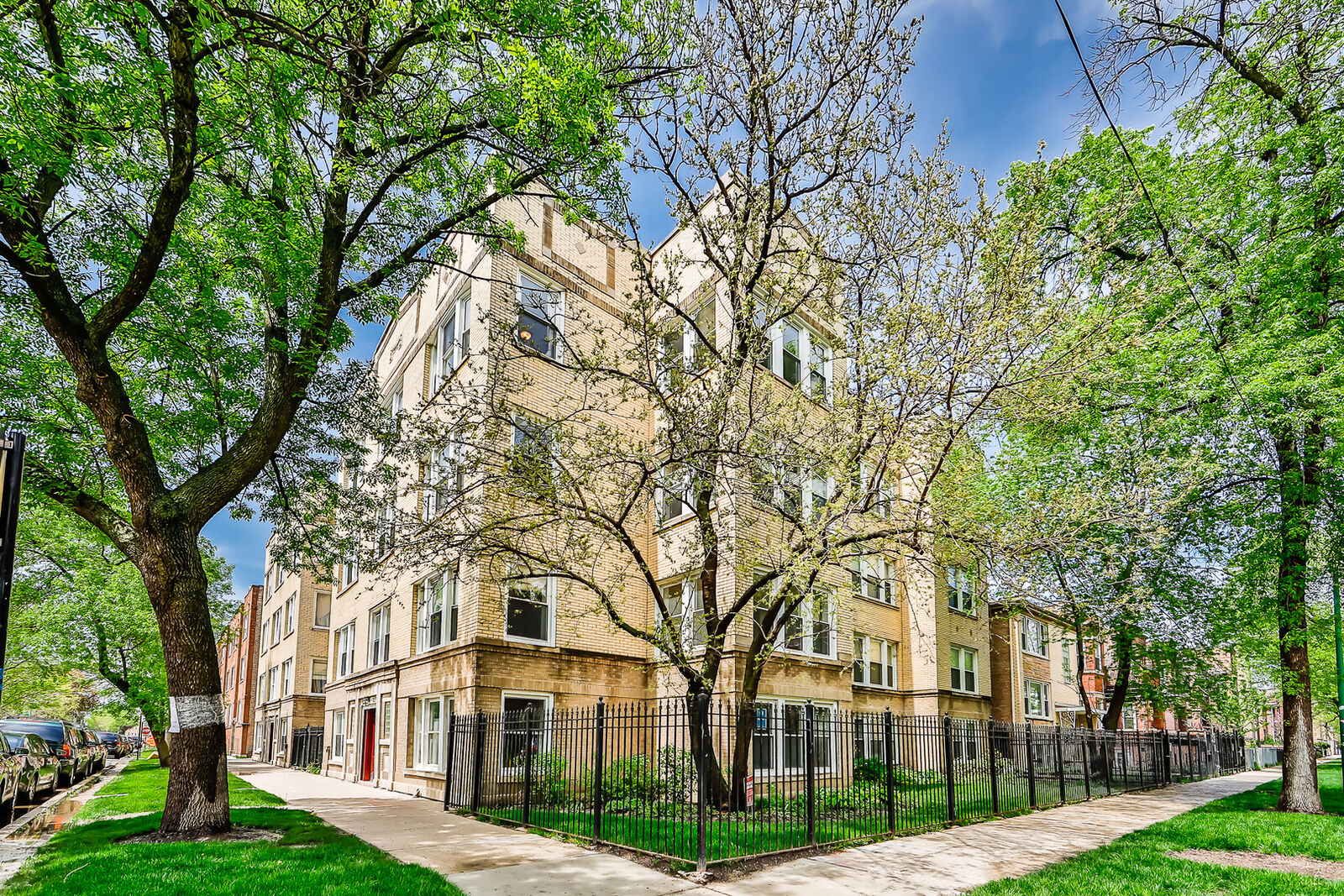 Property Photo: 3100 Leland Avenue 301 IL 60625