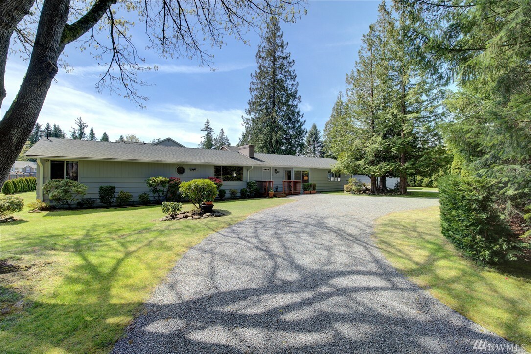 Property Photo:  10 146th St SW  WA 98087 