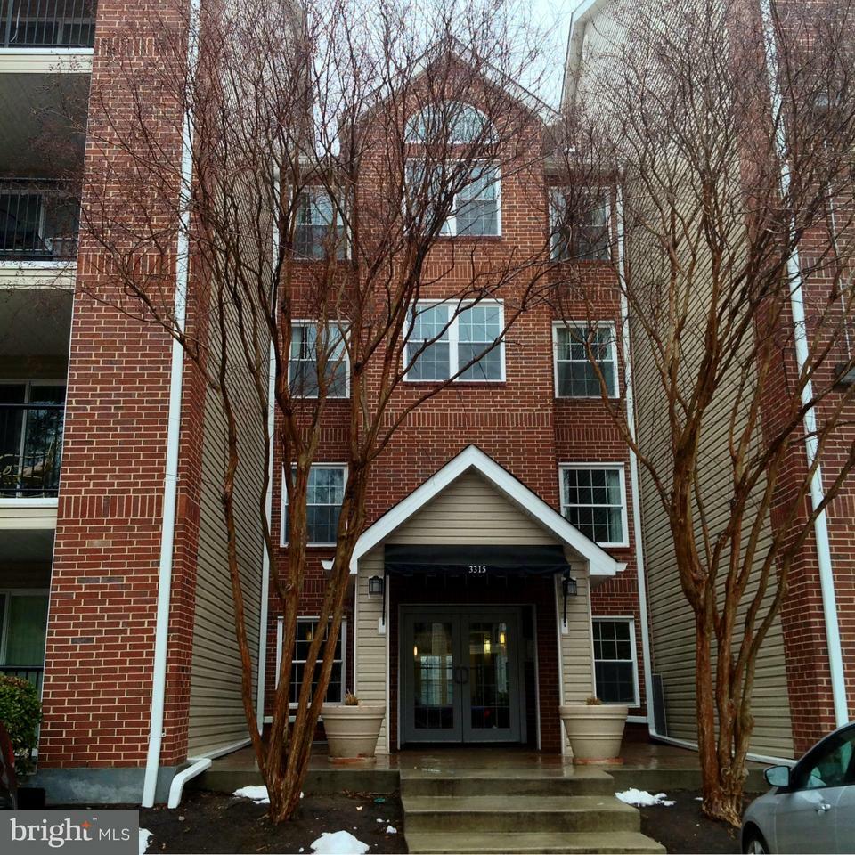 Property Photo:  3315 Wyndham Circle 3227  VA 22302 