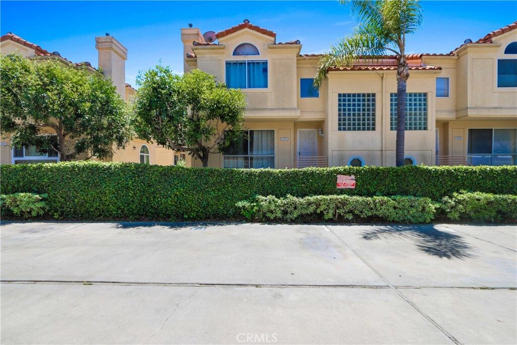 Property Photo: 14532 Yukon Avenue 4 CA 90250