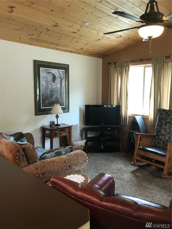 Property Photo:  206 A Ave N  WA 98819 