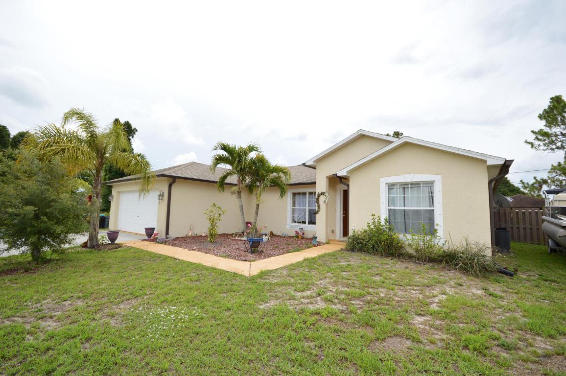 Property Photo: 110 SE Tate Court SE FL 32909