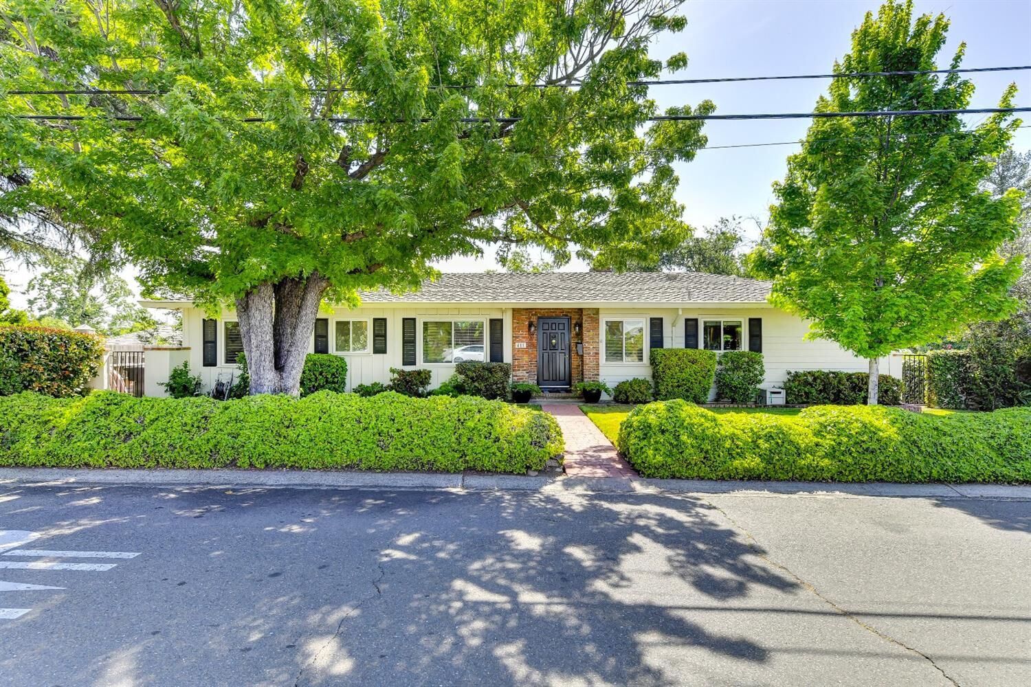 Property Photo:  411 King Road  CA 95678 