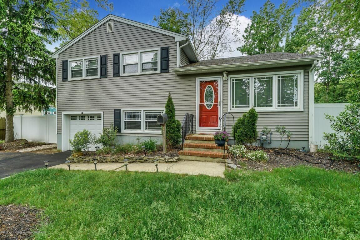 Property Photo:  316 Arrowhead Park Drive  NJ 08724 