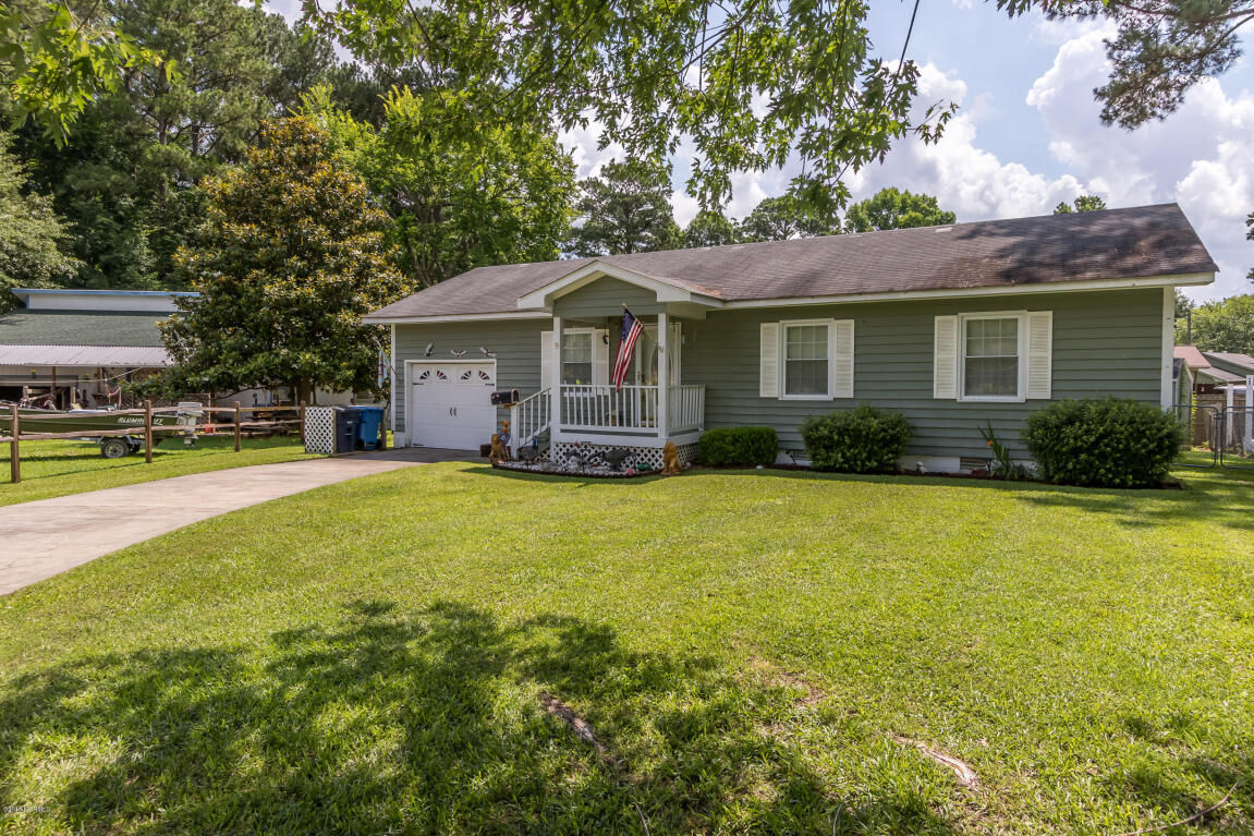 Property Photo:  9 Lakewood Court  NC 28546 