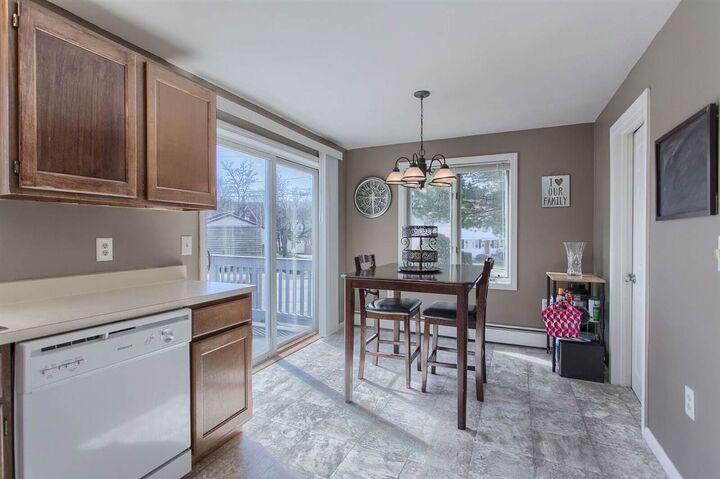 Property Photo: 220 Valley West Way NH 03102