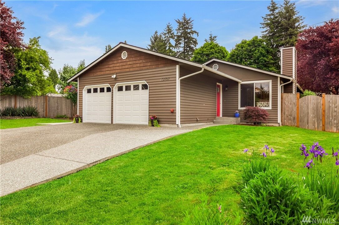 Property Photo:  12707 NE 132nd Place  WA 98034 