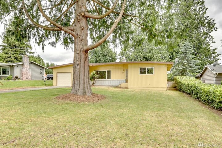 Property Photo:  228 Jericho Ave NE  WA 98059 