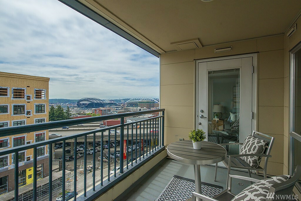 Property Photo: 321 10th Ave S 709 WA 98104