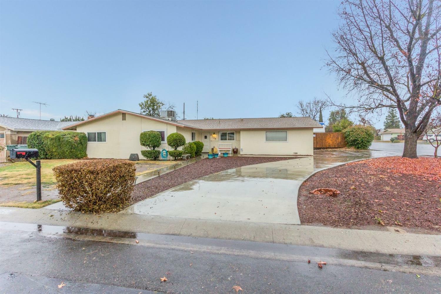 3708 W Feemster Avenue  Visalia CA 93277 photo