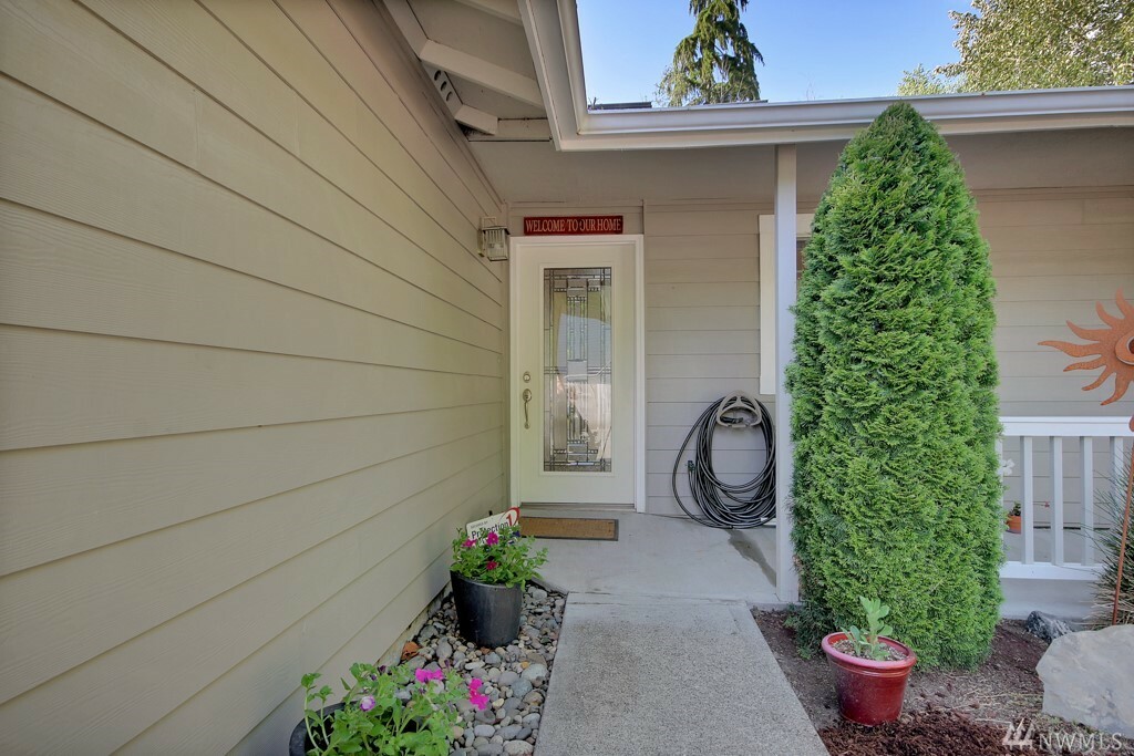 Property Photo:  1325 Farallone Ave  WA 98466 