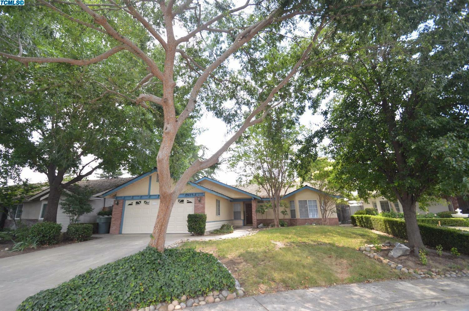 Property Photo:  3623 E Acequia Court  CA 93292 