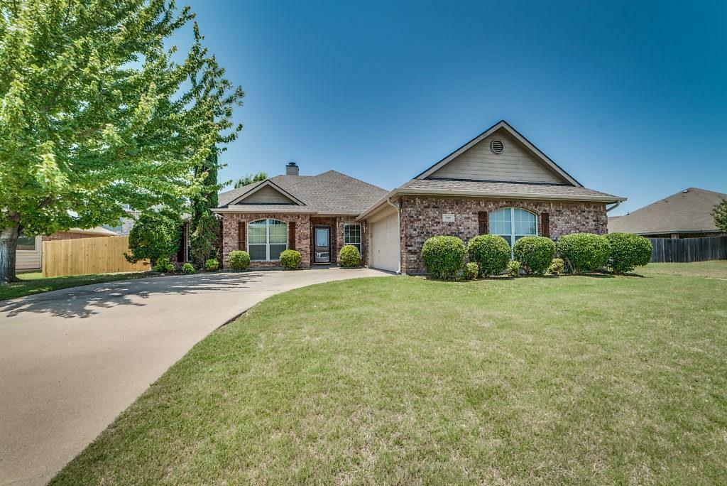 Property Photo:  709 Branchwood Drive  TX 76065 