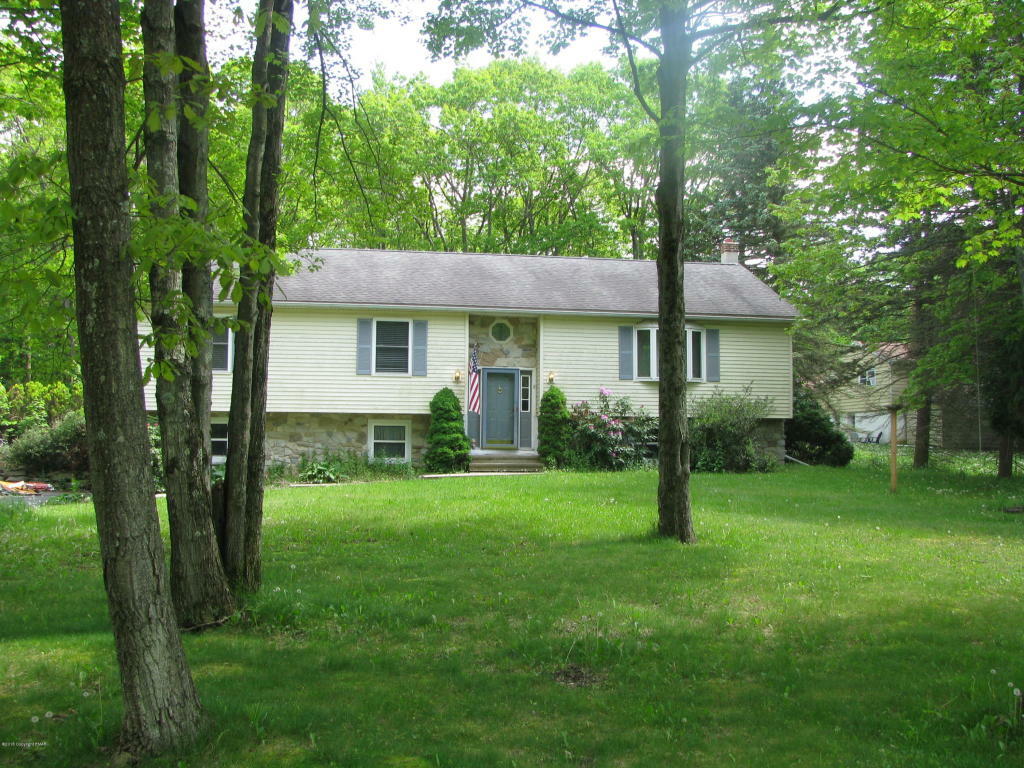 Property Photo:  8 Edgewood Road  PA 18344 