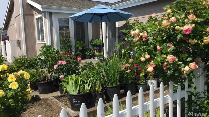 Property Photo:  302 Willow St  WA 98360 