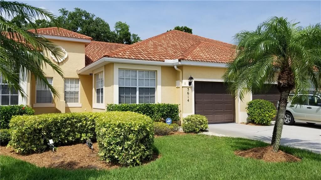 Property Photo:  5614 Cortina Lane  FL 34221 