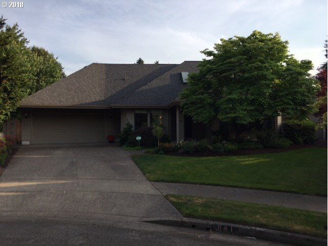 Property Photo:  841 Fairway View Dr  OR 97401 