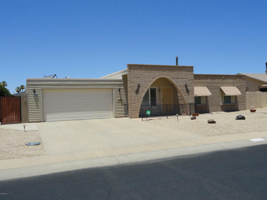 Property Photo:  9638 W Glen Oaks Circle N  AZ 85351 