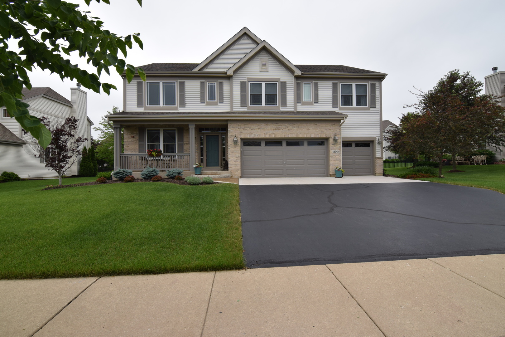 Property Photo: 12301 Sinnett Street IL 60142