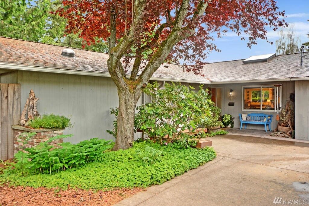 Property Photo:  7804 SE 40th St  WA 98040 