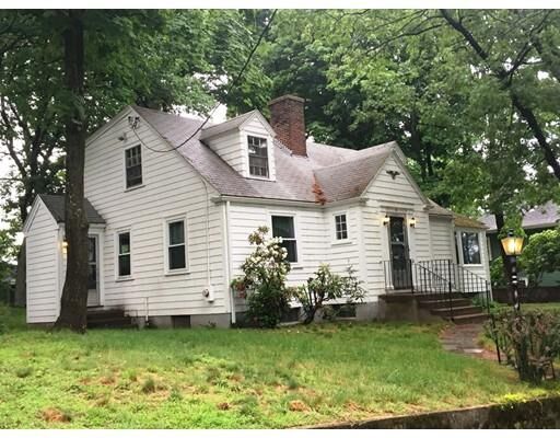 Property Photo:  15 Kensington Rd  MA 02476 