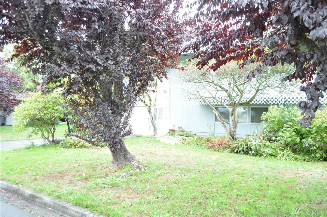 Property Photo:  2210 166th Place NE  WA 98008 